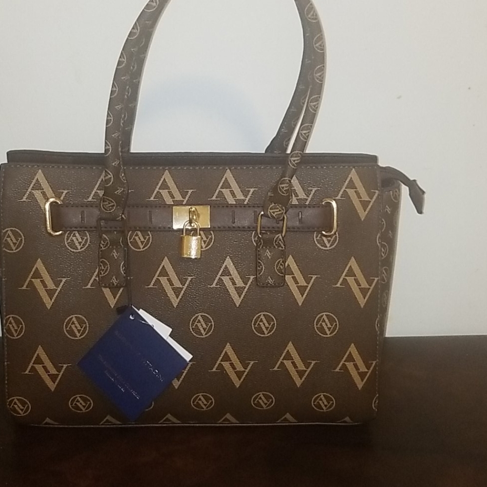 Stylish hand bag